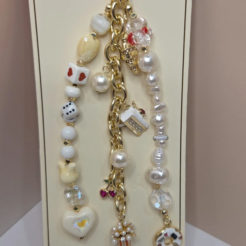 🤍▪️Eyecandy ▪️ Snacks /Food Pearl & Charm Keychain Bag Charm - White/Gold